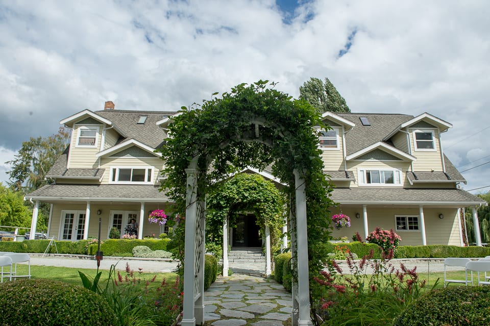 Exterior at The Grand Willow Inn Wedding Venue